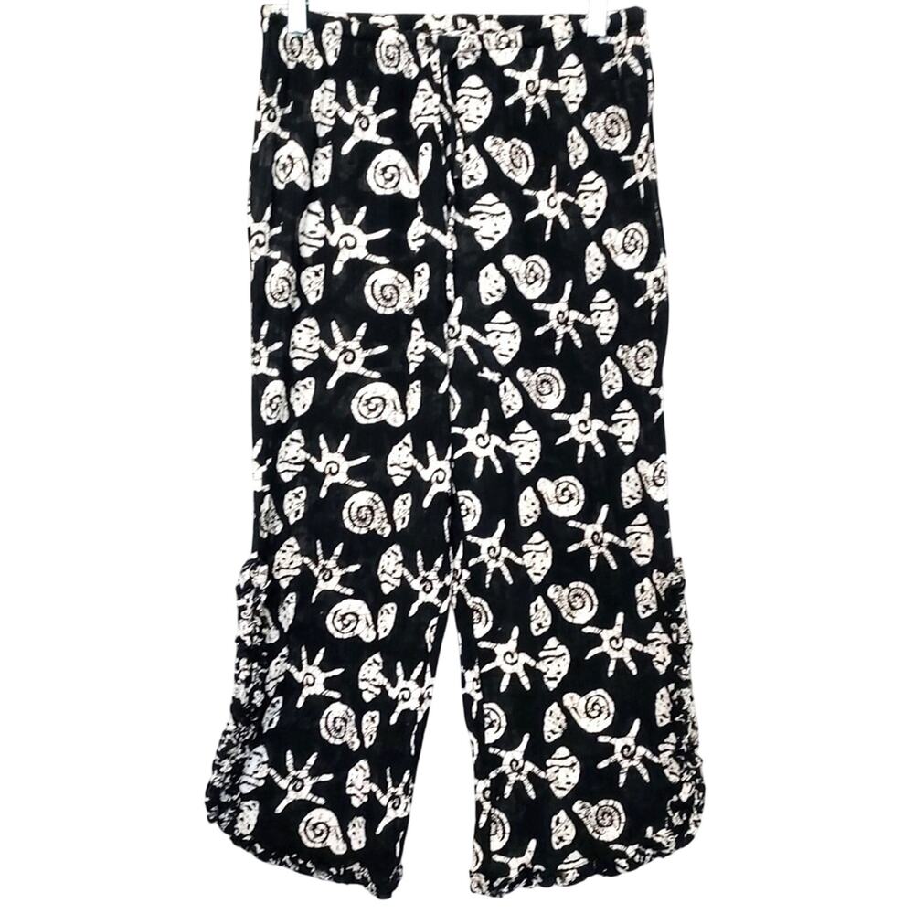 Vintage 90’s Tropical Beach Black and White Crinkle Gauze Cropped Capri Pants